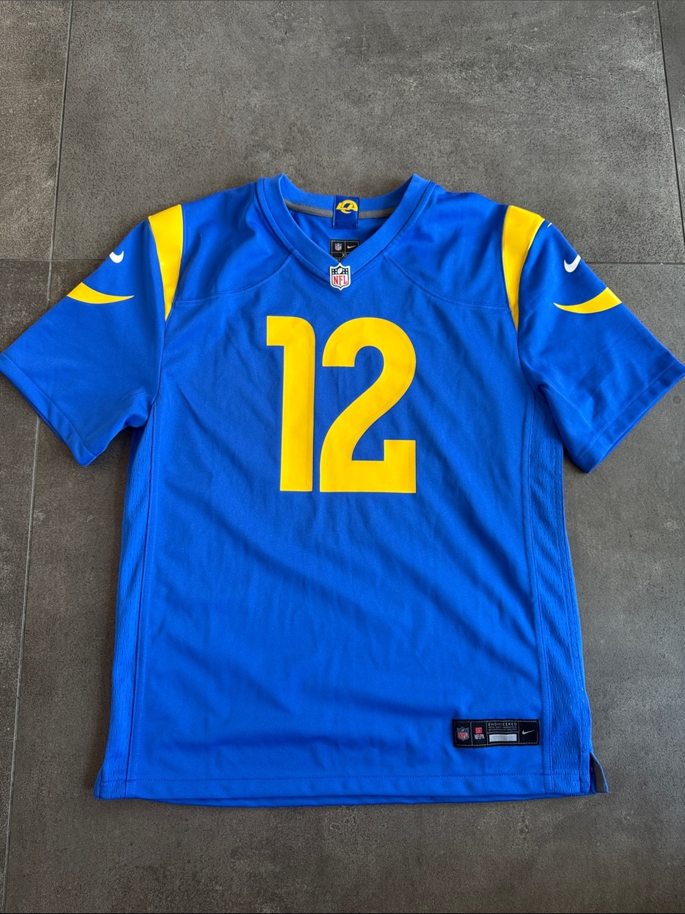 LA RAMS Football Jersey NWOT